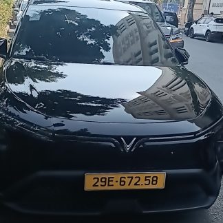 Vinfast limo green 7 chỗ