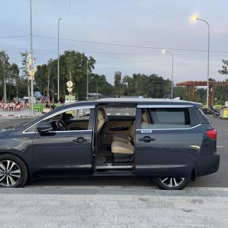 Kia sedona 6 chỗ